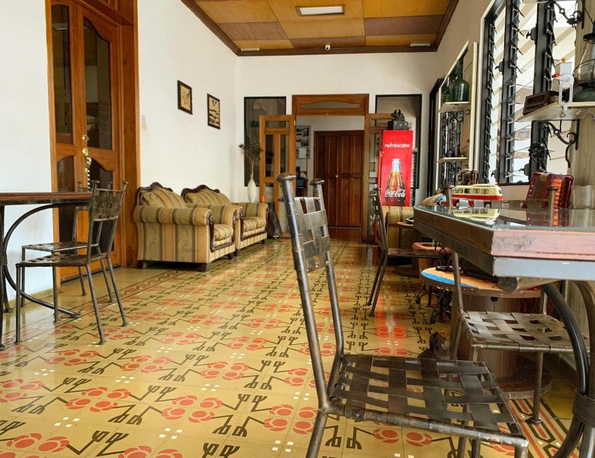 Hostal Las Puertas Санта Ана Екстериор снимка