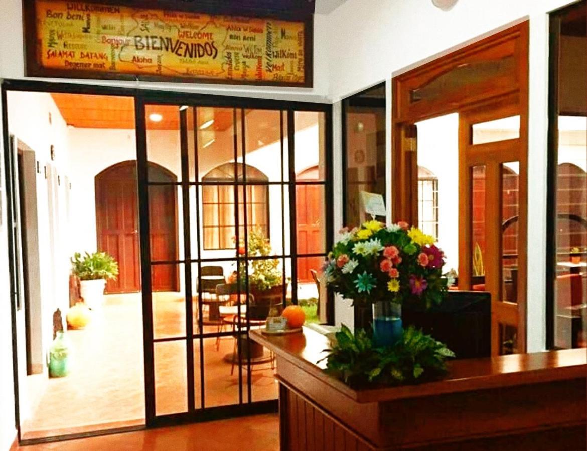 Hostal Las Puertas Санта Ана Екстериор снимка