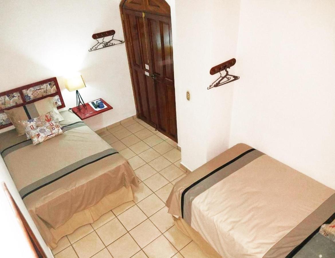 Hostal Las Puertas Санта Ана Екстериор снимка