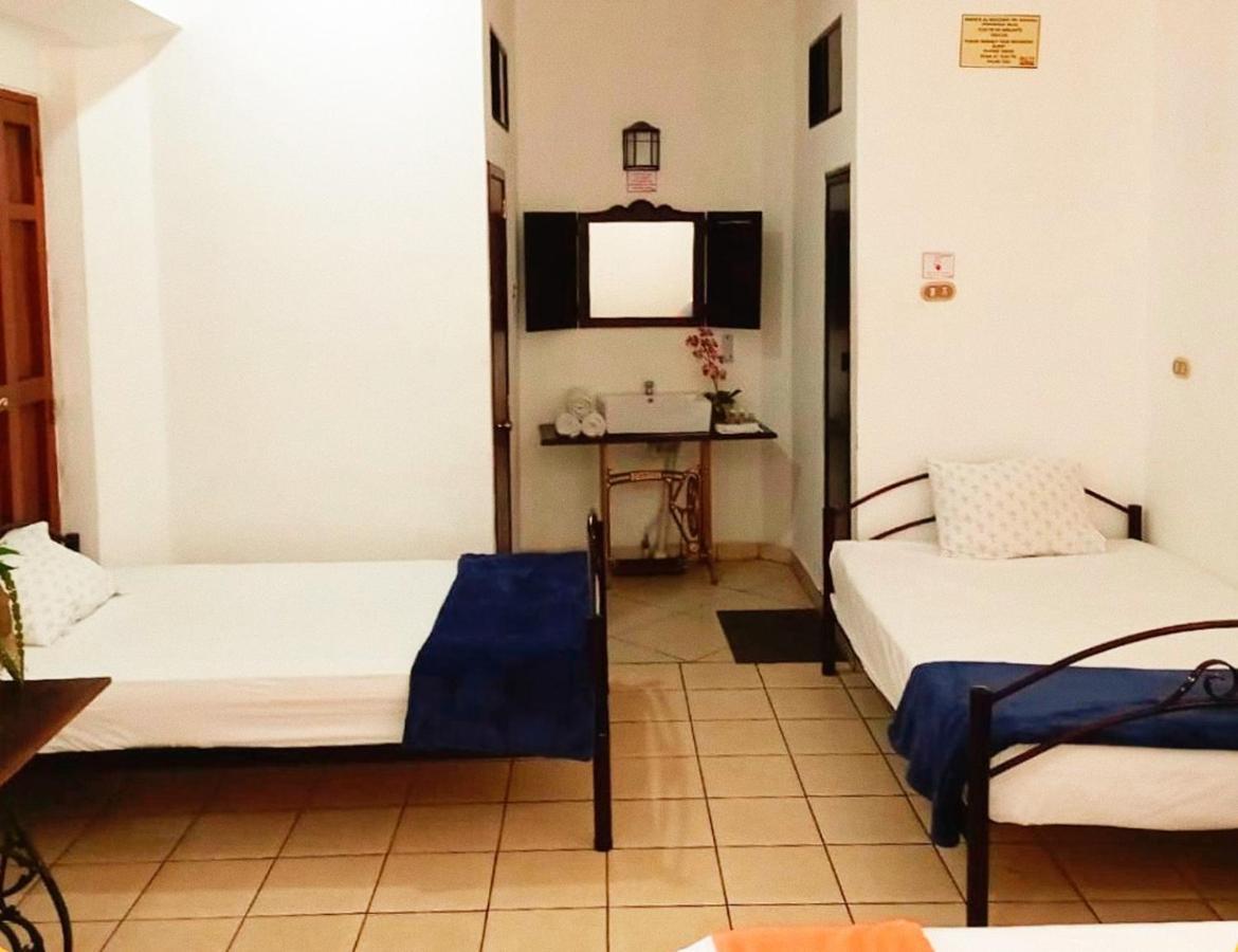 Hostal Las Puertas Санта Ана Екстериор снимка