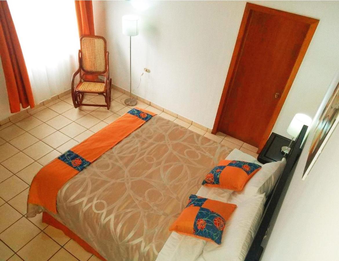 Hostal Las Puertas Санта Ана Екстериор снимка