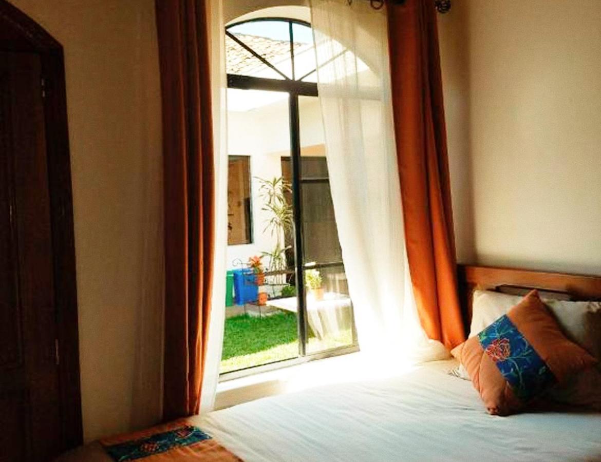 Hostal Las Puertas Санта Ана Екстериор снимка