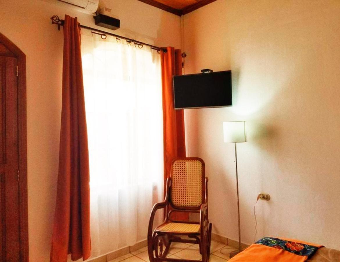 Hostal Las Puertas Санта Ана Екстериор снимка