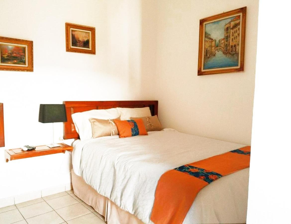 Hostal Las Puertas Санта Ана Екстериор снимка