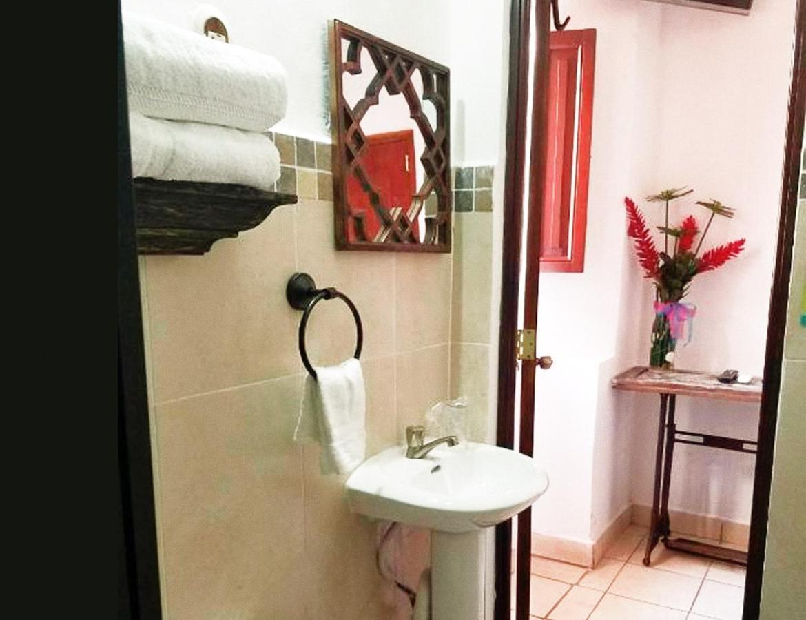 Hostal Las Puertas Санта Ана Екстериор снимка